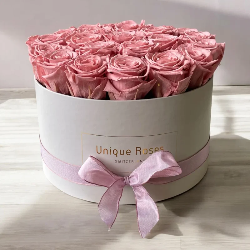 Classic-Style (Large) in hellgrauer Box - ca. 21 Rosen