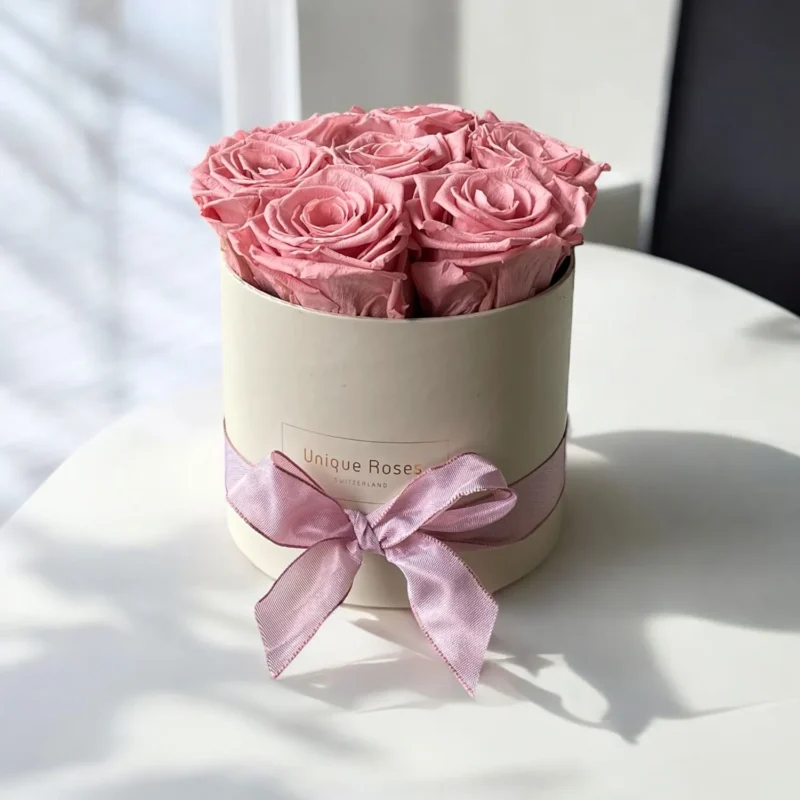 Classic-Style (Small) in hellgrauer Box - ca. 7 Rosen