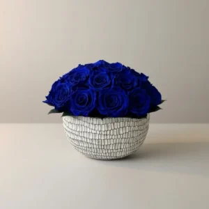 Infinity Crackle – Edle Keramikschale mit Infinity-Rosen in Royal Blau