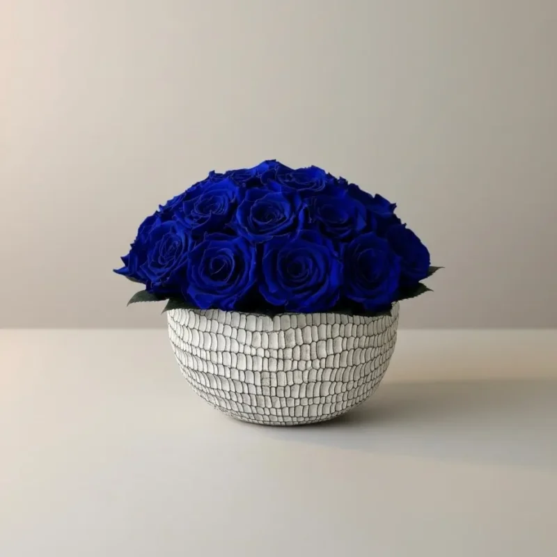 Infinity Crackle – Edle Keramikschale mit Infinity-Rosen in Royal Blau