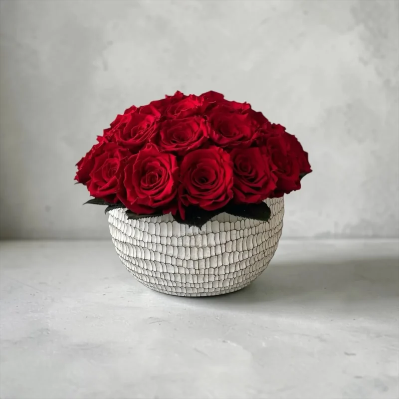 Infinity Crackle – Edle Keramikschale mit Infinity-Rosen in Rot