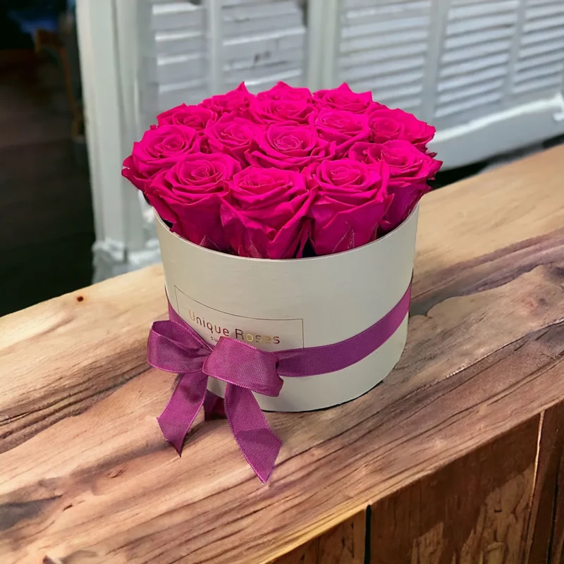 Infinity Roses in hellgrauer Box, Rosen in Magenta