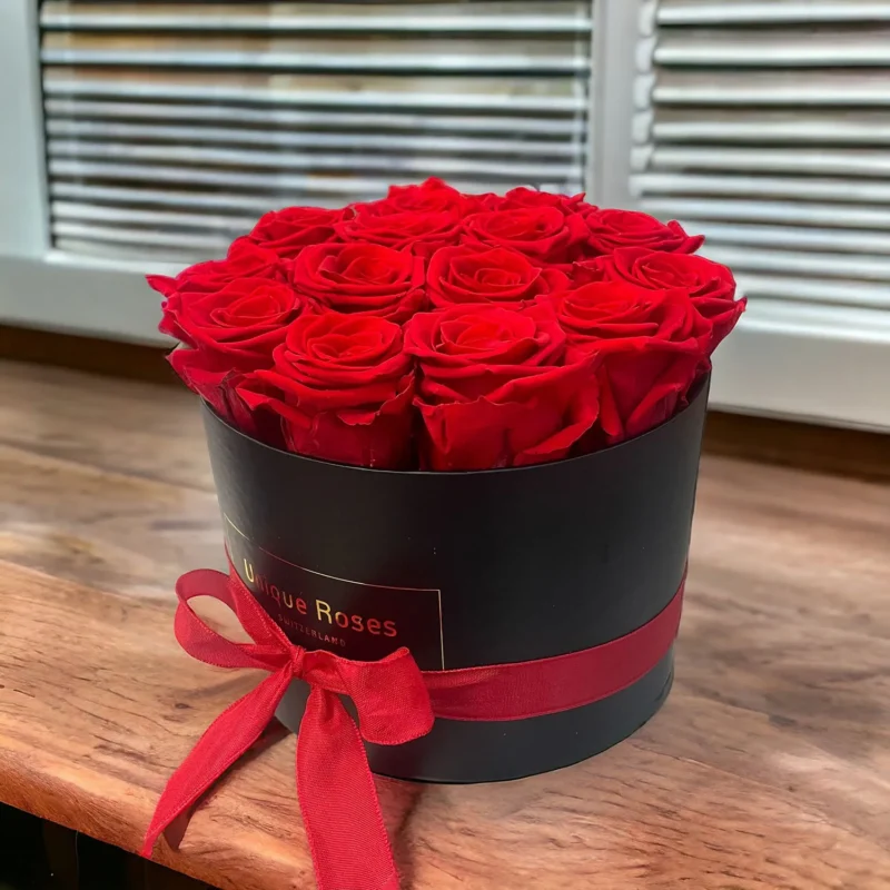 Infinity Roses in schwarzer Box, Rosen in Hellrot