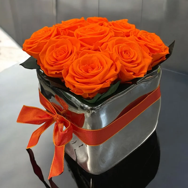 Cubo con 9 rose - Mandarino