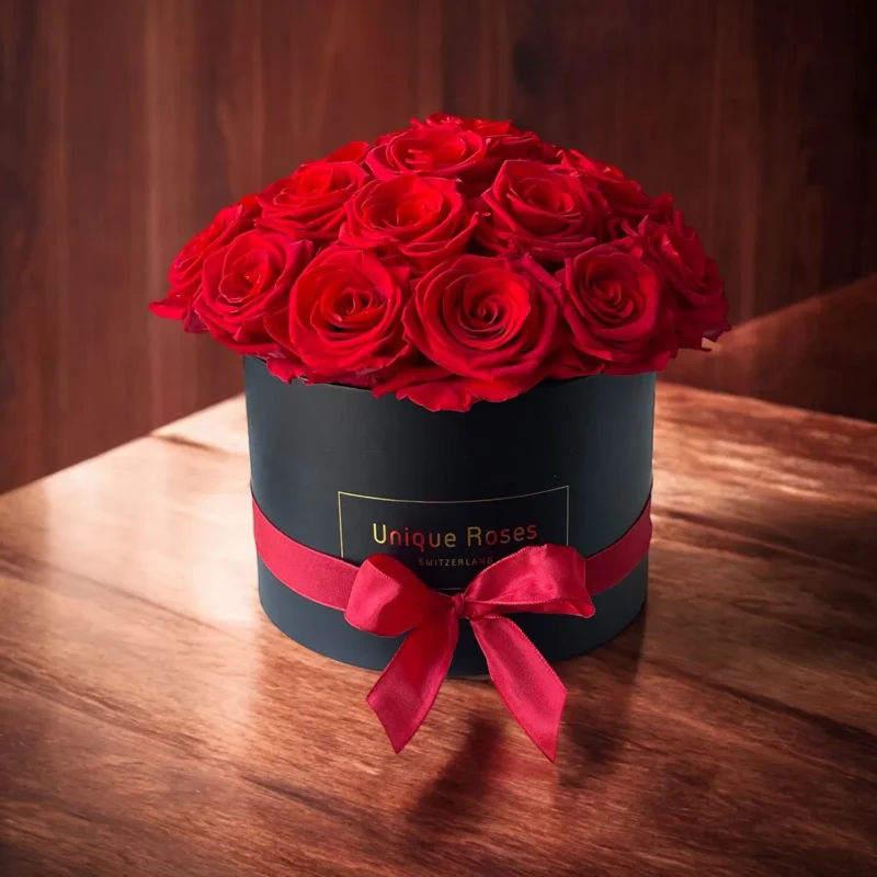Romantic-Style (Medium) in schwarzer Box - ca. 18 Rosen